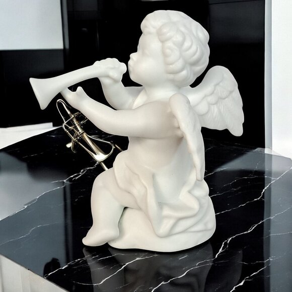 Avon Nativity THE CHERUB White Porcelain Bisque Christmas Figure Boxed 3.1/4” - Picture 9 of 12